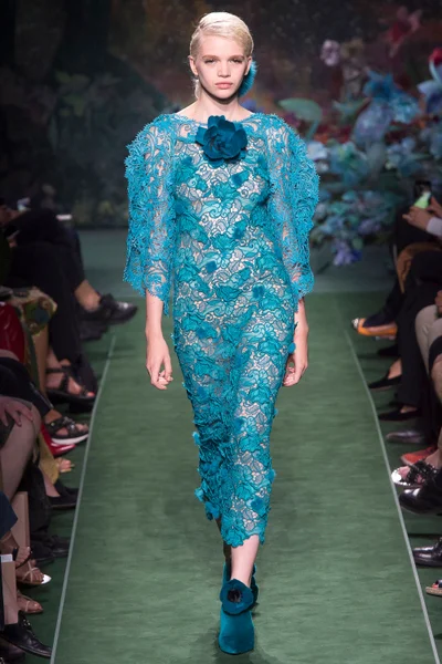 Look 32